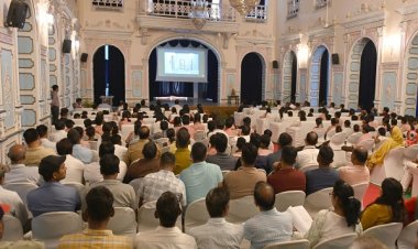 जन भवन में शहीद दिवस और डॉ. राम मनोहर लोहिया जयंती पर कार्यक्रम आयाेजित