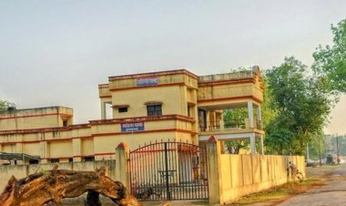 एसडीएम अनुपम मिश्रा और परिजनों के खिलाफ दहेज, मारपीट और उत्पीडन का केस दर्ज, चंदौली में ही पत्नी दिव्या भी एसडीएम