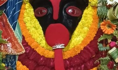 वाराणसी : चैत्र नवरात्र के सातवें दिन भवानी गौरी व कालरात्रि की चौखट पर श्रद्धालुओं ने टेका माथा