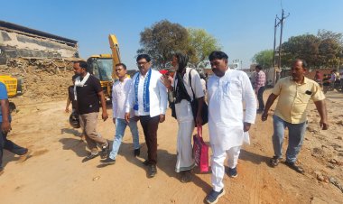 प्रयागराज : बसपा नेता कोल्ड स्टोरेज हादसे के पीड़ित परिवारों से मिले, मुआवजे की मांग