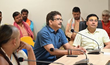 श्री काशी विश्वनाथ मंदिर न्यास के कर्मियों को दिया गया व्यवहार प्रशिक्षण