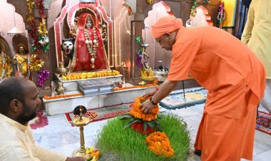 महागौरी की पूजा कर मुख्यमंत्री ने किया हवन, की लोकमंगल की प्रार्थना