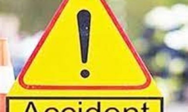 सोनभद्र : ट्रक कार की भिड़ंत में पति की मौत, पत्नी व पुत्र गंभीर