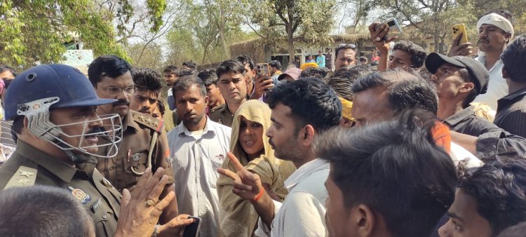 वाहन की टक्कर से दूधिया की मौत, ग्रामीणों ने लगाया जाम