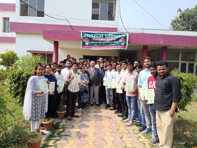 ईरान में फंसा झांसी का परिवार, परिजनों ने सरकार से लगाई सुरक्षित वापसी की गुहार