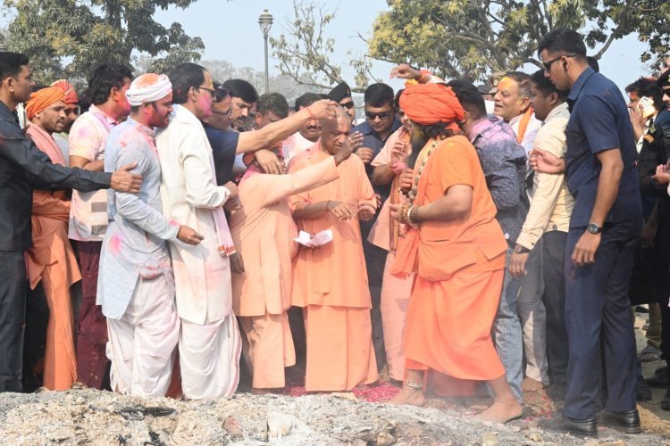 मर्यादा, जीवंतता, भक्ति व समरसता ही सनातन की ताकत : सीएम योगी