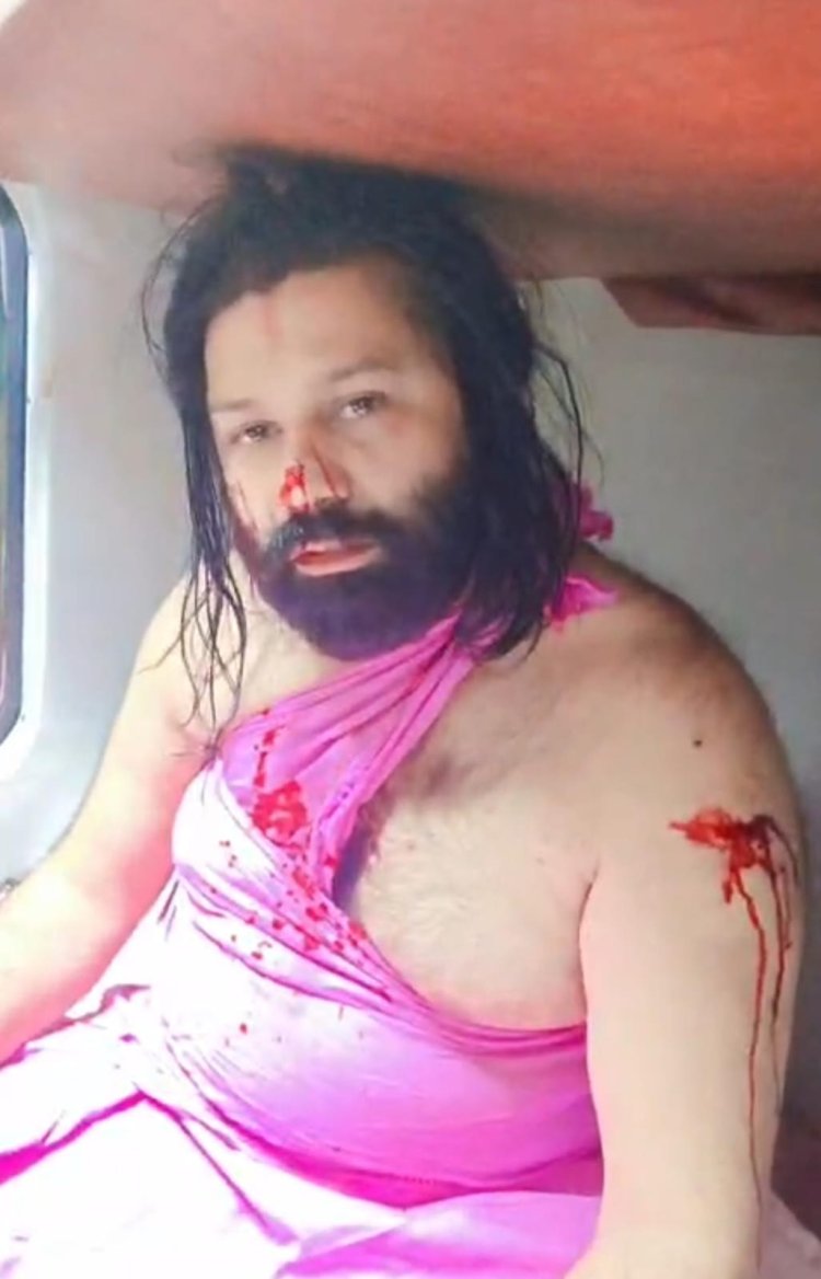 चलती ट्रेन में श्रीकृष्ण जन्मभूमि प्रकरण के मुख्य वादी आशुतोष ब्रह्मचारी पर जानलेवा हमला, जांच में जुटी पुलिस