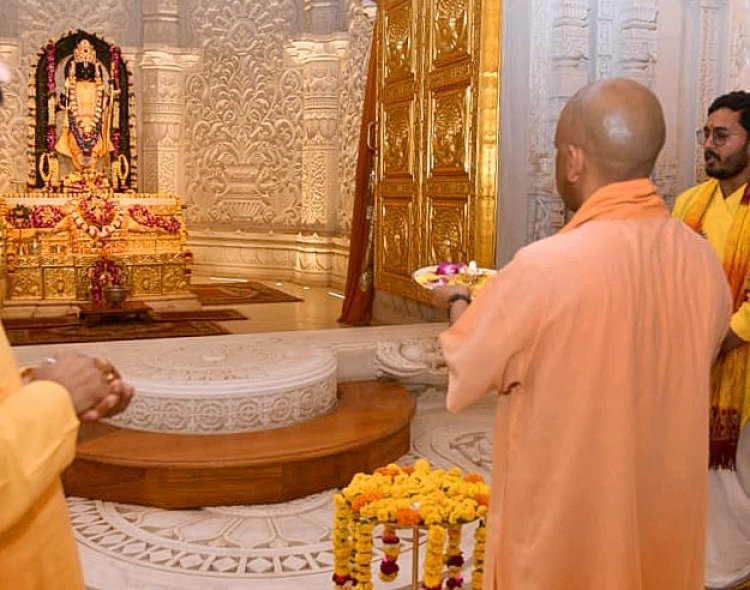 मुख्यमंत्री योगी ने श्रीरामलला के किए दर्शन, परिसर में निर्माण कार्यों की प्रगति की ली जानकारी