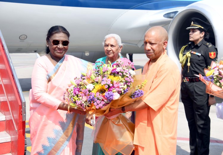  राष्ट्रपति ने श्रीराम जन्मभूमि मंदिर में स्थापित किया 'श्रीराम यंत्र', एयरपाेर्ट से मंदिर तक दिखा सांस्कृतिक माहौल