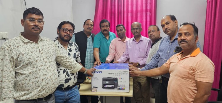 अशोक वर्मा की स्मृति में पत्रकारों को मिला तकनीकी सहयोग