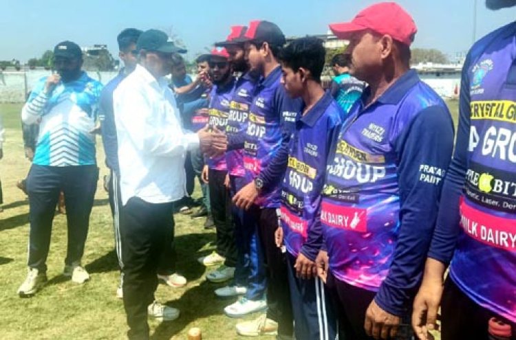 वसीयाबाद टाइगर, प्रयाग पेंट और दिलदार स्ट्राइकर सेमीफाइनल में