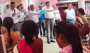 मच्छरों के खिलाफ ‘जंग’ की शुरुआत, डीएम ने दिलाई शपथ, रैली को दिखाई हरी झंडी