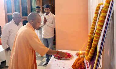 पूर्व विधायक शीतल पांडेय के पुत्र को मुख्यमंत्री योगी ने दी श्रद्धांजलि