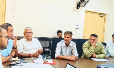 लैंड पूलिंग योजना को लेकर प्राधिकरण उपाध्यक्ष और किसानों में हुई सार्थक बातचीत