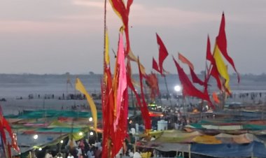 काशी से उमड़ा आस्था का सैलाब, बधावा लेकर रातभर शीतला धाम पहुंचे भगत