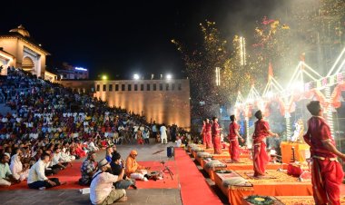 विख्यात ड्रमर पद्मश्री शिवमणि ने गंगा आरती में मां गंगा के समक्ष दी प्रस्तुति, झूमे श्रद्धालु