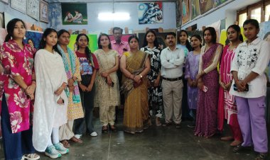 आत्मचित्रों में झलकी पहचान, छात्राओं ने कैनवास पर उकेरी अपनी दुनिया