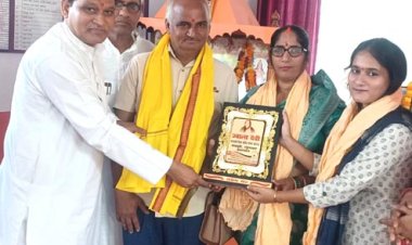 ज्वाला देवी सरस्वती विद्या मंदिर की पूर्व छात्रा दिव्या आईटी इंस्पेक्टर बनीं, प्रधानाचार्य ने किया सम्मानित