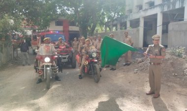 वाराणसी में अग्निशमन कर्मियों ने निकाली जन-जागरूकता रैली