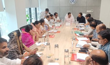 नगर निगम गोरखपुर की 13वीं कार्यकारिणी की बैठक संपन्न, जनहित से जुड़े कई प्रस्तावों को मिली मंजूरी