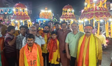 धूम शोभा यात्रा धाम से मनाया गया साईं बाबा का 30वां स्थापना दिवस, हाथी घोड़े पालकी रथ डीजे के साथ निकली