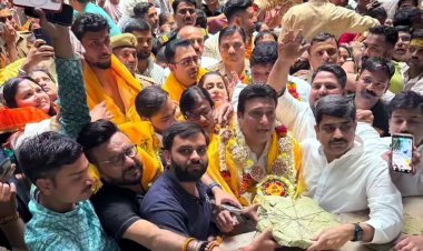 अभिनेता गोविन्दा ने लिया बांकेबिहारी जी का आशीर्वाद