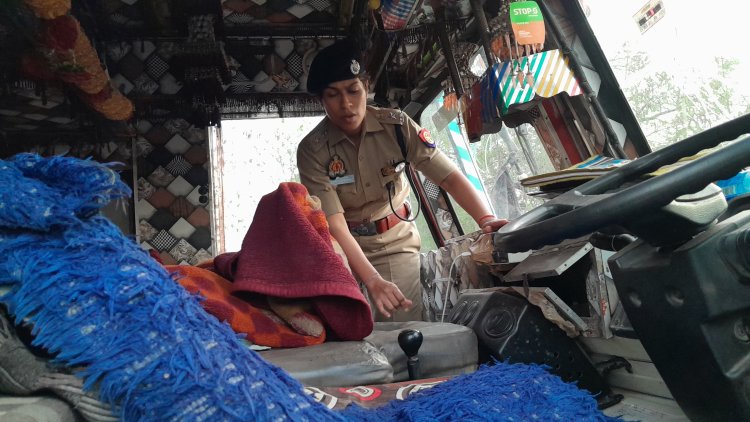 प्रयागराज के ड्राइवर का शव ट्रक के अंदर मिला, पुलिस जांच में जुटी