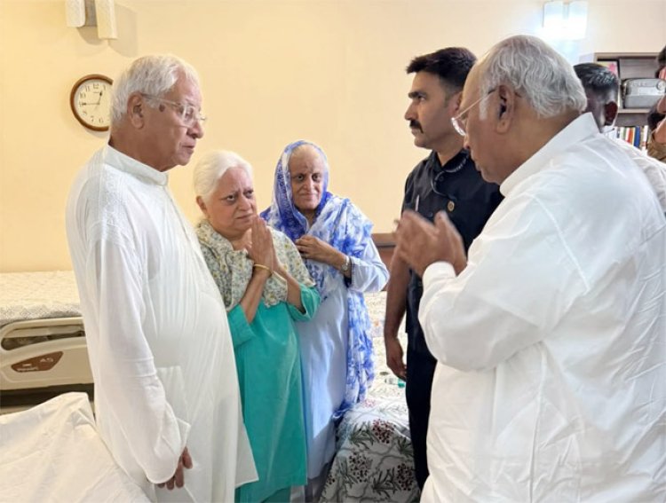 पूर्व केंद्रीय मंत्री व कांग्रेस नेता मोहसिना किदवई सुपुर्दे खाक, राहुल गांधी ने कब्रिस्तान पहुंचकर दी श्रद्धांजलि