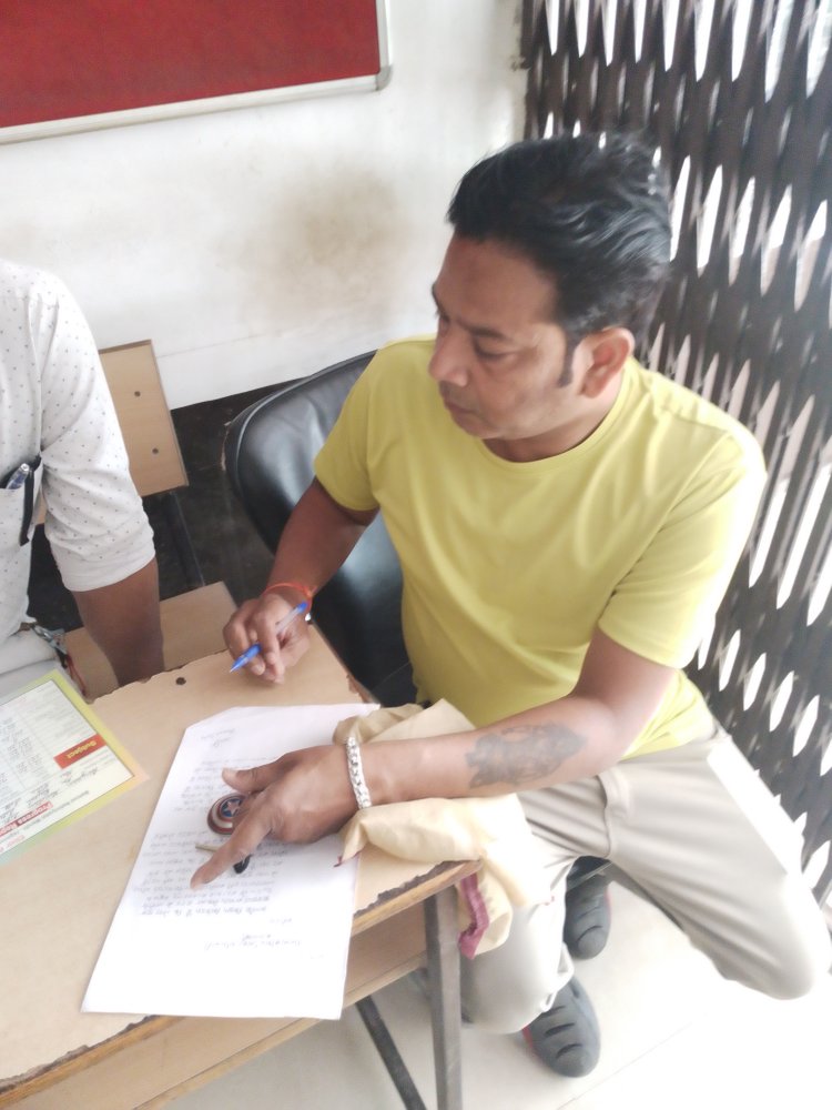 एलिक्सर एकेडमी स्कूल पर लटका ताला, बीएसए कार्यालय पहुंचें अभिभावक