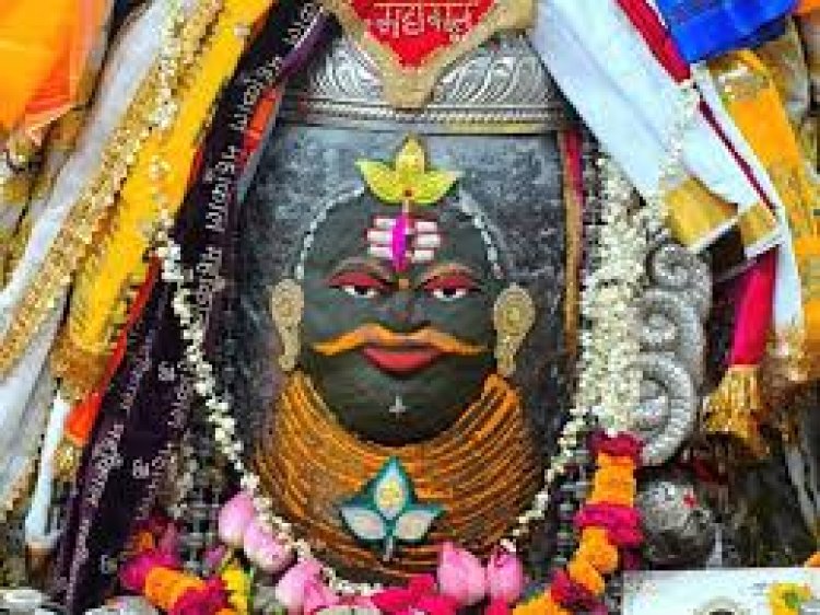 महाकाल की शरण में पहुंचीं भारतीय महिला क्रिकेटर यास्तिका भाटिया, परिवार संग भस्म आरती में शामिल हाेकर लिया आशीर्वाद