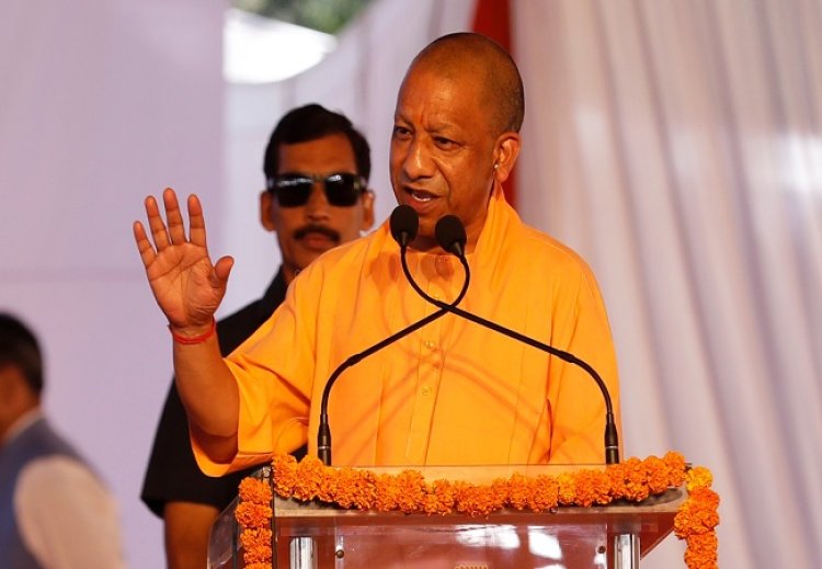 नोएडा में प्रदर्शन और हिंसा पर मुख्यमंत्री योगी सख्त, कहा— औद्योगिक अशांति फैलाने वालों से सावधान रहें श्रमिक