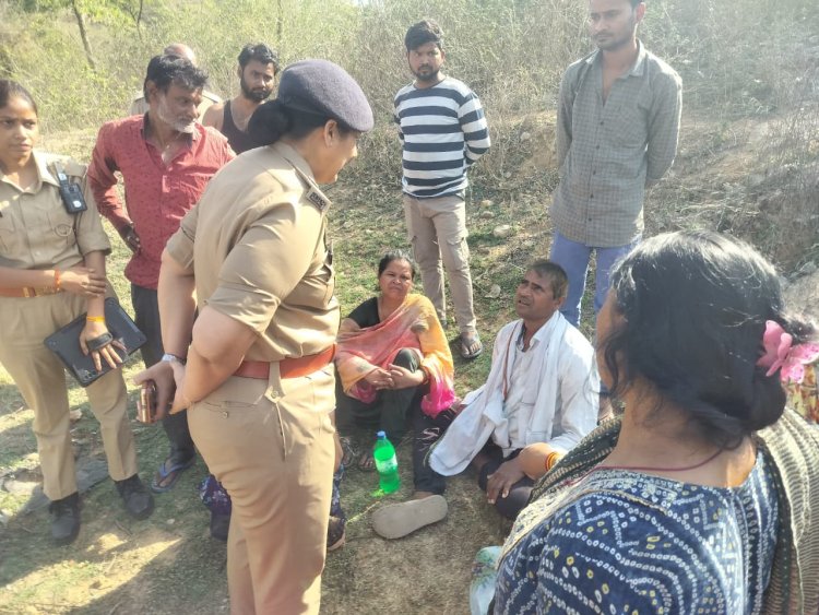 महोबा में संदिग्ध हालत में मिला युवती का शव, परिजनों ने लगाया हत्या का आरोप