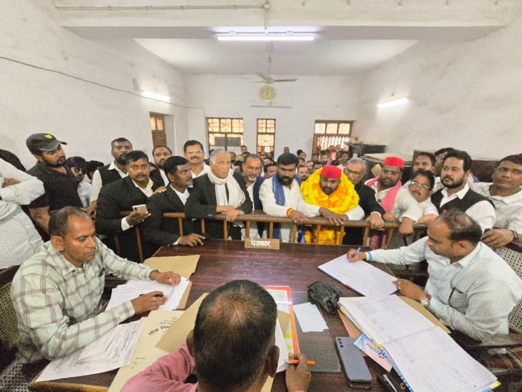 प्रयागराज के वार्ड 48 उपचुनाव में सपा प्रत्याशी दीप प्रकाश सोनकर ने किया नामांकन