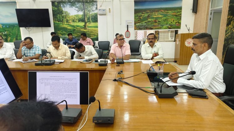 उद्योगों को रफ्तार देने के लिए कमिश्नर सख्त, लापरवाही पर कार्रवाई की चेतावनी