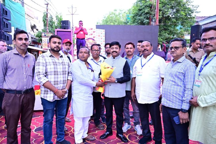 सांस्कृतिक आयोजन समाज को जोड़ने के साथ-साथ स्थानीय प्रतिभाओं को प्रदान करते हैं मंच: मंत्री नंदी