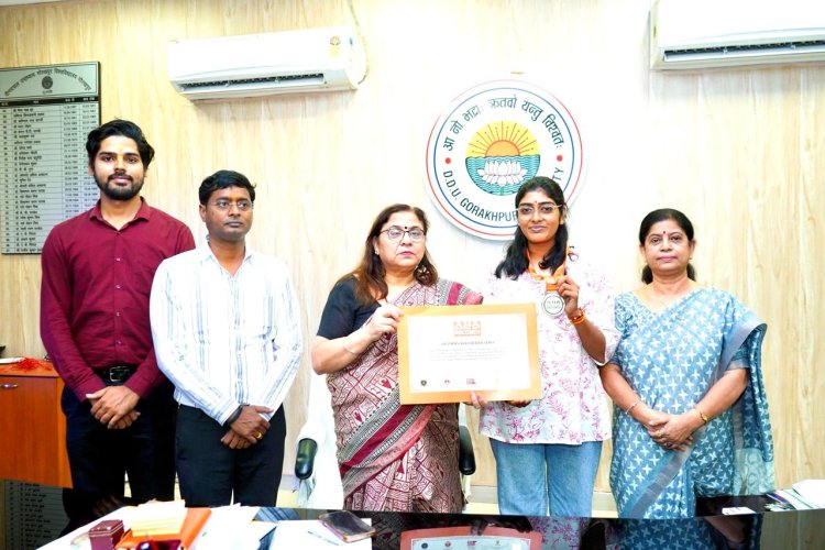 गोरखपुर विश्वविद्यालय की छात्रा अंजलि मिश्रा ने रचा इतिहास