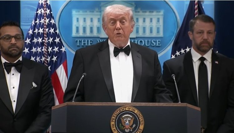 'गणतंत्र पर हमला नया नहीं'- डिनर के बाहर हुई गोलीबारी के बाद बोले राष्ट्रपति ट्रंप