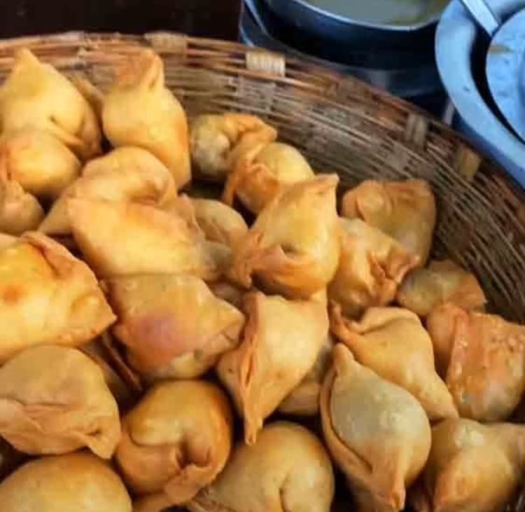 यूपी सरकार की 'एक जनपद-एक व्यंजन' (ODOC) योजना में 'इलाहाबादी समोसा' शामिल, इन जिलों के लजीज व्यंजन भी बने शान