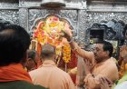 मुख्यमंत्री योगी आदित्यनाथ पहुंचे वाराणसी,कालभैरव मंदिर में लगाई हाजिरी