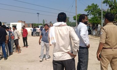 बरसठी में बाबा साहेब की प्रतिमा पर कीचड़ फेंका, ग्रामीणों में आक्रोश