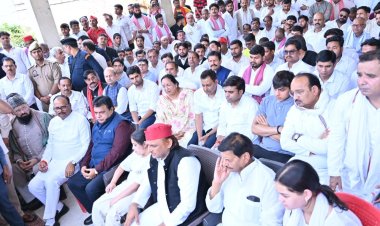 प्रतीक यादव का बैकुंठ धाम में अंतिम संस्कार, भाजपा-सपा समेत विभिन्न दलों के कार्यकर्ताओं ने नम आंखों से दी अंतिम विदाई