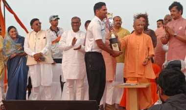 सीएम योगी के सामने जूनियर नेशनल रोइंग चैंपियनशिप में यूपी टीम ने 36 साल बाद जीता स्वर्ण पदक