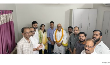 प्रधानमंत्री मोदी पर अमर्यादित टिप्पणी कर विवादों में घिरे अजय राय ने संकट मोचन मंदिर में हाजिरी लगाई