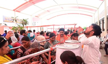 वाराणसी: नौतपा से बचाव के लिए काशी विश्वनाथ धाम में लगे जर्मन हैंगर व कैनोपी