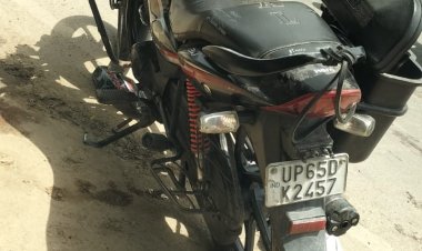 वाराणसी में तेज रफ्तार पिकअप ने बाइक में मारी टक्कर, दो दोस्तों की मौत
