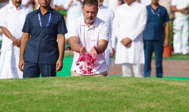 देश के प्रथम प्रधानमंत्री पंडित नेहरू काे कांग्रेस नेताओं ने दी श्रद्धांजलि