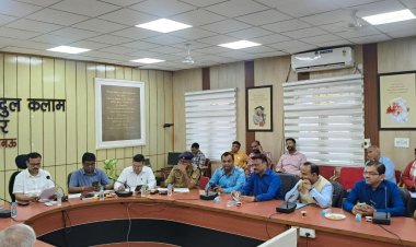 व्यापारिक क्षेत्रों से जुड़ी समस्याओं को लेकर जिलाधिकारी एवं वाणिज्य बन्धु के अध्यक्ष को लखनऊ व्यापार मंडल ने सौंपा ज्ञापन
