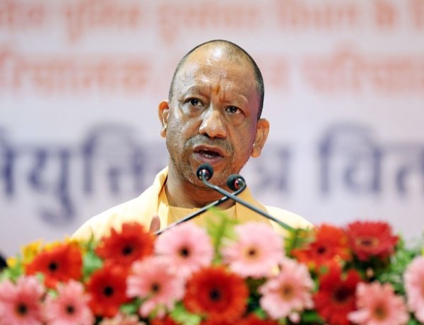 मुख्यमंत्री योगी आदित्यनाथ ने बेमौसम बारिश व आकाशीय बिजली गिरने से हुई जनहानि का लिया संज्ञान