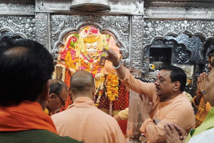 मुख्यमंत्री योगी आदित्यनाथ पहुंचे वाराणसी,कालभैरव मंदिर में लगाई हाजिरी