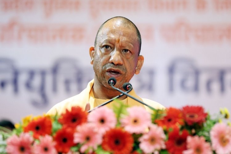 मुख्यमंत्री योगी आदित्यनाथ ने बेमौसम बारिश व आकाशीय बिजली गिरने से हुई जनहानि का लिया संज्ञान